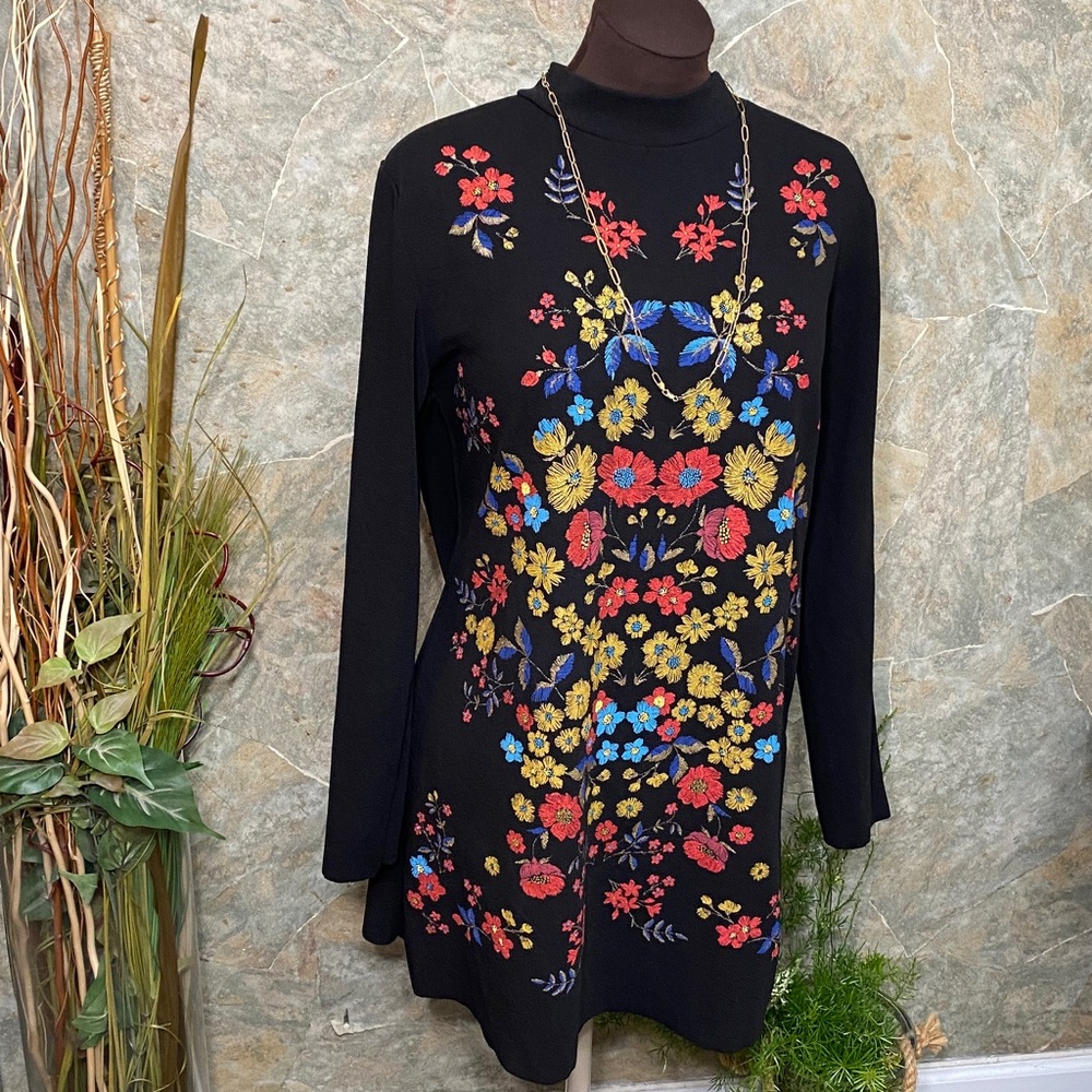 Zara rubberized crewneck metallic floral embroidered black party dress size 8